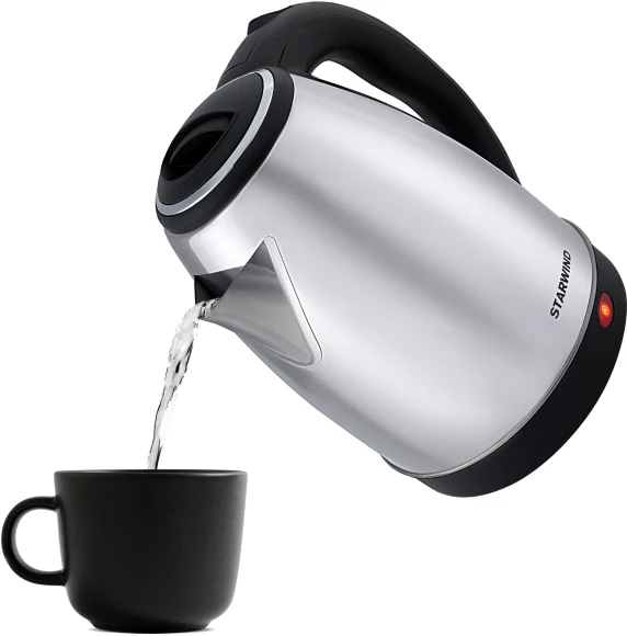 Чайник электрический Starwind SKS1771 1.8л. 1700Вт серебристый/черный корпус: металл/пластик