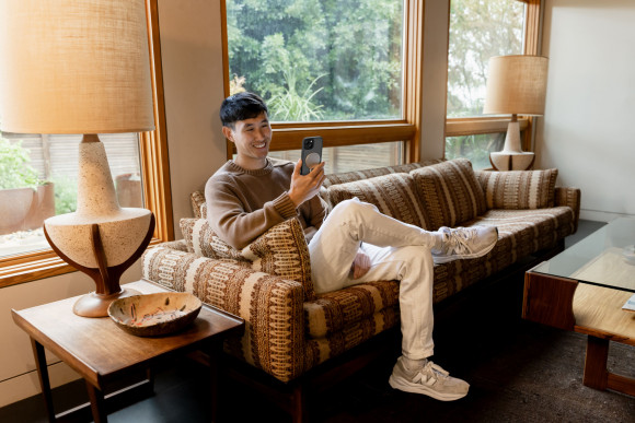 Чехол (клип-кейс) uBear для Apple iPhone 15 Clip Mag Case with MagSafe черный (CS296BL61RG-I23M)