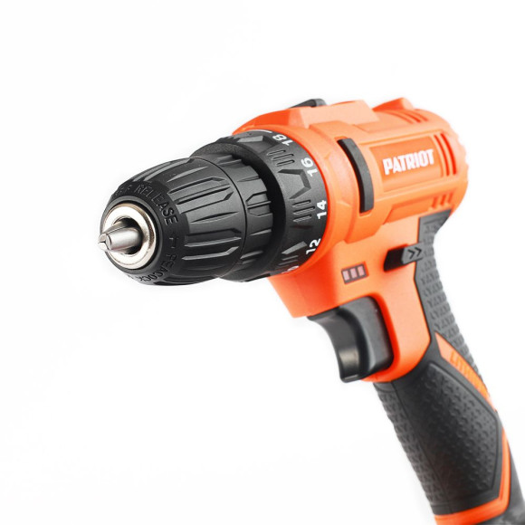Дрель-шуруповерт Patriot THE ONE BR 117Li аккум. патрон:быстрозажимной (кейс в комплекте) (180301117) Дрель-шуруповерт Patriot THE ONE BR 117Li аккум. патрон:быстрозажимной (кейс в комплекте) (180301117)