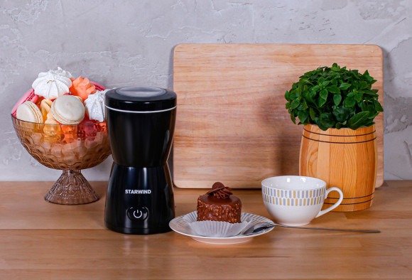 Кофемолка Starwind SGP8426 200Вт сист.помол.:ротац.нож вместим.:80гр черный Кофемолка Starwind SGP8426 200Вт сист.помол.:ротац.нож вместим.:80гр черный