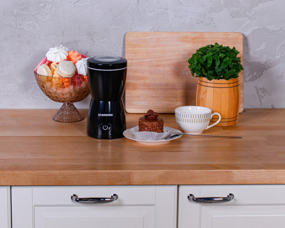 Кофемолка Starwind SGP8426 200Вт сист.помол.:ротац.нож вместим.:80гр черный Кофемолка Starwind SGP8426 200Вт сист.помол.:ротац.нож вместим.:80гр черный