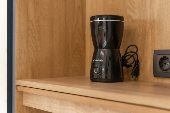 Кофемолка Starwind SGP8426 200Вт сист.помол.:ротац.нож вместим.:80гр черный Кофемолка Starwind SGP8426 200Вт сист.помол.:ротац.нож вместим.:80гр черный