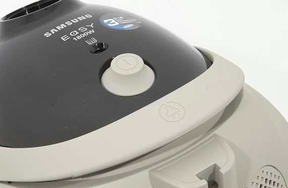 Пылесос Samsung VCC5241S3K/XEV 1800Вт черный/белый Пылесос Samsung VCC5241S3K/XEV 1800Вт черный/белый