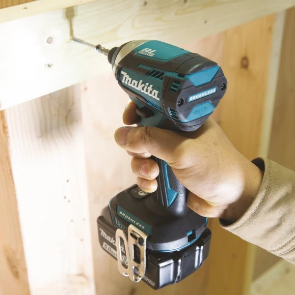 Шуруповерт Makita DTD154Z аккум. патрон:шестигр.1/4" Шуруповерт Makita DTD154Z аккум. патрон:шестигр.1/4"