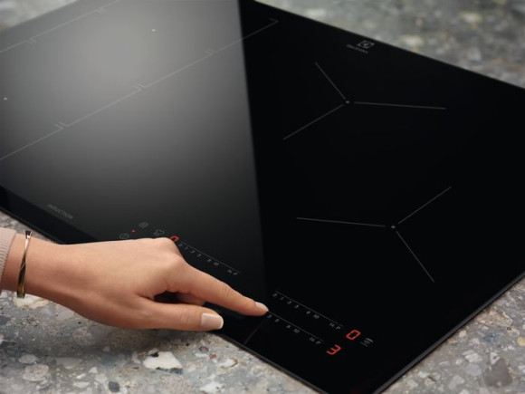 Индукционная варочная поверхность Electrolux EIV634 черный