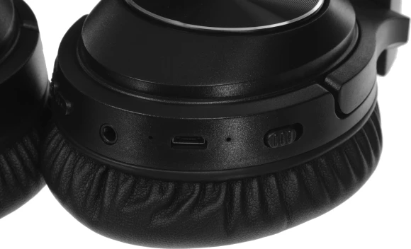 Гарнитура накладные Digma BT-20 ANC черный беспроводные bluetooth оголовье (BT20)