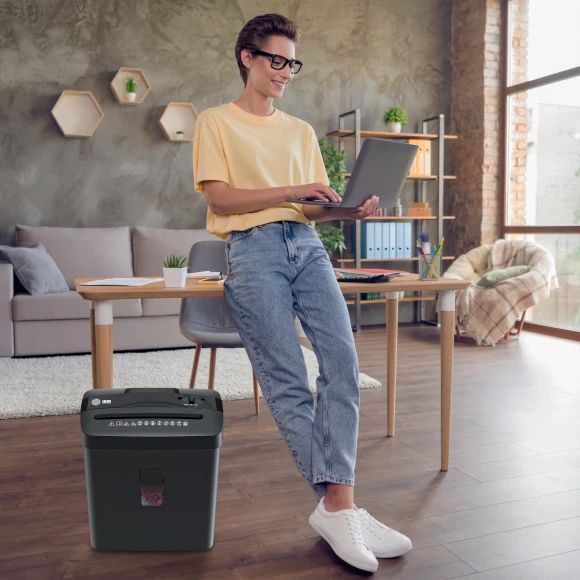 Шредер Cactus CS-SH-A3 (секр.P-4) фрагменты 6.лист. 13лтр. скобы пл.карты Шредер Cactus CS-SH-A3 (секр.P-4) фрагменты 6.лист. 13лтр. скобы пл.карты