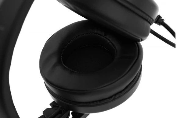 Наушники с микрофоном A4Tech Bloody G528C черный 2м мониторные USB оголовье (G528C) Наушники с микрофоном A4Tech Bloody G528C черный 2м мониторные USB оголовье (G528C)
