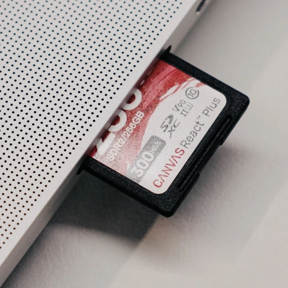 Флеш карта SDHC 32GB Kingston SDR2/32GB Canvas React Plus + adapter