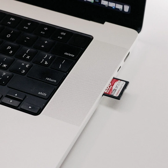 Флеш карта SDHC 32GB Kingston SDR2/32GB Canvas React Plus + adapter