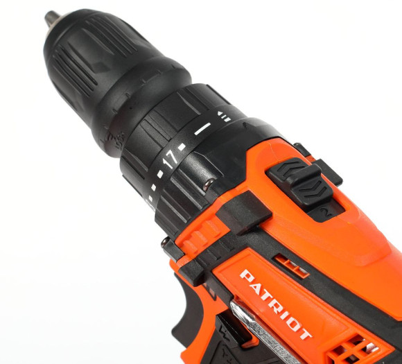 Дрель-шуруповерт Patriot BR 203UES аккум. патрон:быстрозажимной (кейс в комплекте) (180201203) Дрель-шуруповерт Patriot BR 203UES аккум. патрон:быстрозажимной (кейс в комплекте) (180201203)