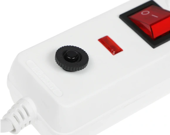 Сетевой фильтр IEK СФ-05К 1.5м (5 розеток) белый (коробка) Сетевой фильтр IEK СФ-05К 1.5м (5 розеток) белый (коробка)