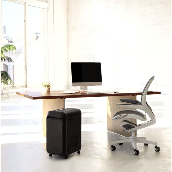 Шредер Fellowes PowerShred LX220 черный (секр.P-4) фрагменты 20лист. 30лтр. скрепки скобы пл.карты Шредер Fellowes PowerShred LX220 черный (секр.P-4) фрагменты 20лист. 30лтр. скрепки скобы пл.карты