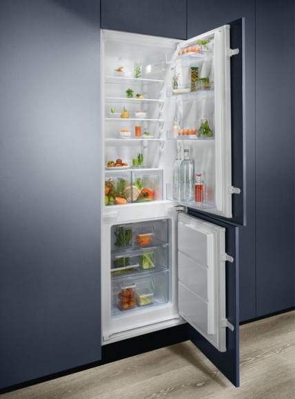 Холодильник Electrolux LNS5LE18S 2-хкамерн. белый