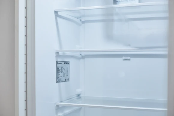 Холодильник Hyundai CC4023F 2-хкамерн. белый