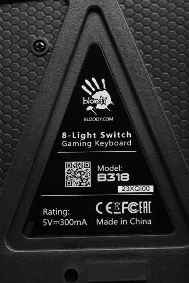 Клавиатура A4Tech B318 черный USB Multimedia for gamer LED (подставка для запястий) кабель 1.8м