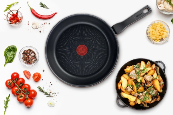 Сковорода Tefal Force 4218026 круглая 26см покрытие: антипригарное ручка несъемная (без крышки) черный (9100048316)