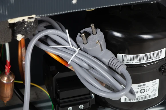 Морозильная камера Hyundai CU2005 белый