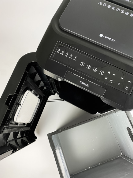 Шредер Heleos АП55-4 черный с автоподачей (секр.P-4) фрагменты 400лист. 55лтр. скрепки скобы пл.карты CD