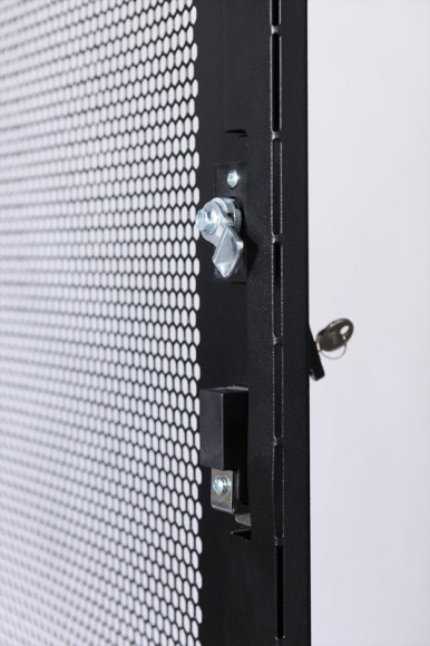 Шкаф серверный ЦМО (ШТК-СП-42.8.12-48АА-9005) напольный 42U 800x1190мм пер.дв.перфор. задн.дв.перфор.2-хст. 2 бок.пан. направл.под закл.гайки 1350кг черный 890мм 174кг 120град. 1950мм IP20 сталь Шкаф серверный ЦМО (ШТК-СП-42.8.12-48АА-9005) напольный 42U 800x1190мм пер.дв.перфор. задн.дв.перфор.2-хст. 2 бок.пан. направл.под закл.гайки 1350кг черный 890мм 174кг 120град. 1950мм IP20 сталь