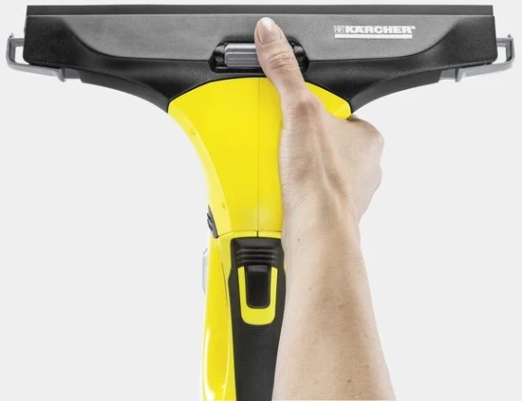 Мойщик окон Karcher WV 5 Plus Frame Edition шир.скреб.:280мм пит.:от аккум. желтый Мойщик окон Karcher WV 5 Plus Frame Edition шир.скреб.:280мм пит.:от аккум. желтый