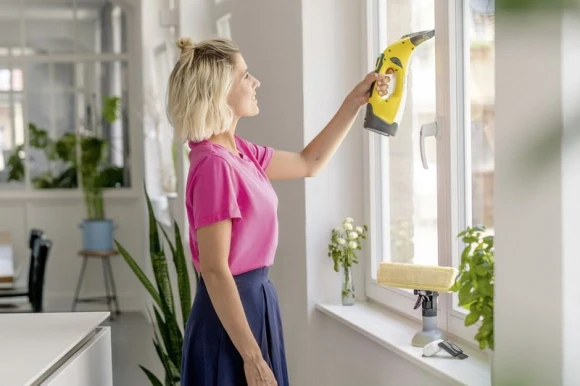 Мойщик окон Karcher WV 5 Plus Frame Edition шир.скреб.:280мм пит.:от аккум. желтый Мойщик окон Karcher WV 5 Plus Frame Edition шир.скреб.:280мм пит.:от аккум. желтый