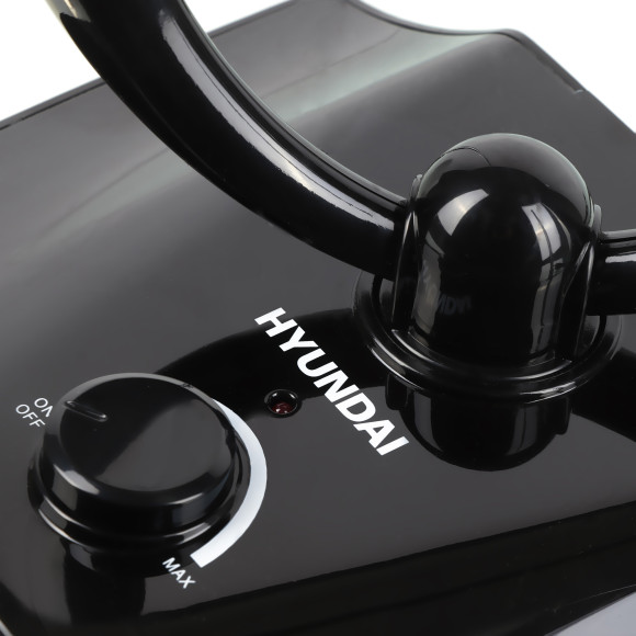 Антенна телевизионная Hyundai H-TAI400 15дБ активная черный каб.:1.85м