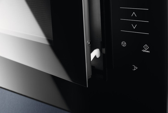 Микроволновая печь Electrolux KMFE264TEX 26л. 900Вт черный/нержавеющая сталь (встраиваемая) Микроволновая печь Electrolux KMFE264TEX 26л. 900Вт черный/нержавеющая сталь (встраиваемая)