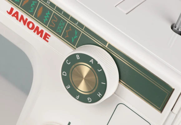Швейная машина Janome 394 белый