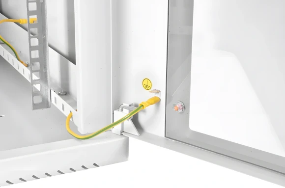 Шкаф коммутационный ЦМО (ШРН-М-12.500) настенный 12U 600x520мм пер.дв.стекл 130кг серый 456мм 21.6кг 180град. 610мм Шкаф коммутационный ЦМО (ШРН-М-12.500) настенный 12U 600x520мм пер.дв.стекл 130кг серый 456мм 21.6кг 180град. 610мм