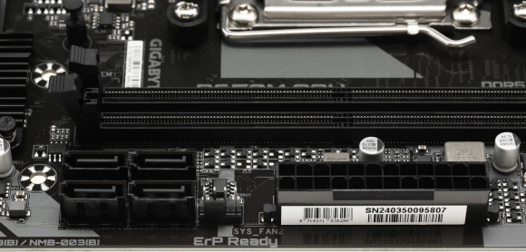 Материнская плата Gigabyte B650M S2H Socket AM5 AMD B650 2xDDR5 mATX AC`97 8ch(7.1) GbLAN RAID+VGA+HDMI+DP