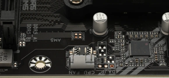 Материнская плата Gigabyte B650M S2H Socket AM5 AMD B650 2xDDR5 mATX AC`97 8ch(7.1) GbLAN RAID+VGA+HDMI+DP