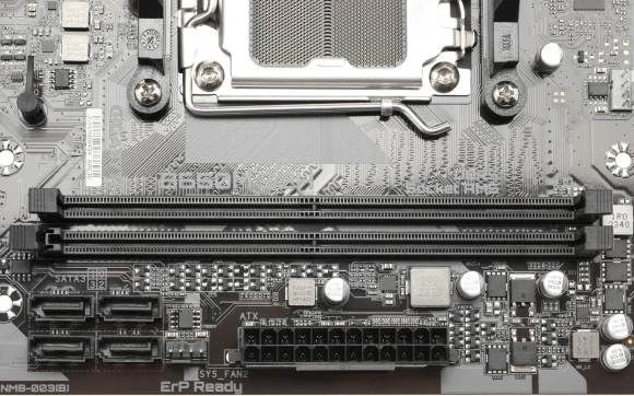 Материнская плата Gigabyte B650M S2H Socket AM5 AMD B650 2xDDR5 mATX AC`97 8ch(7.1) GbLAN RAID+VGA+HDMI+DP