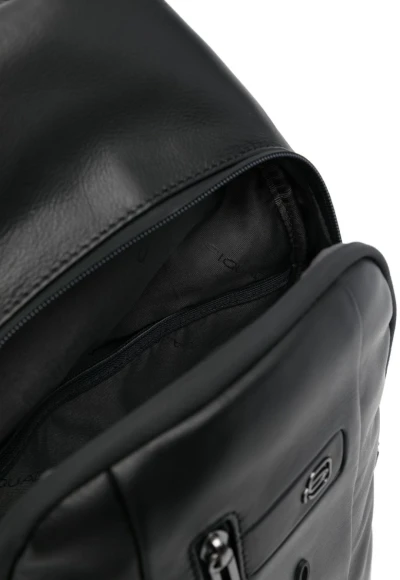 Рюкзак слинг мужской Piquadro Urban CA6540UB00/N черный кожа Рюкзак слинг мужской Piquadro Urban CA6540UB00/N черный кожа