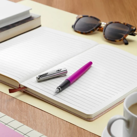 Ручка перьев. Parker Jotter Originals F60 (2096860) Magenta M сталь нержавеющая блистер