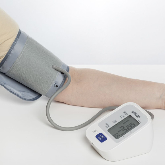 Тонометр автоматический Omron M2 Basic (HEM-7121-ARU) с адаптером Тонометр автоматический Omron M2 Basic (HEM-7121-ARU) с адаптером