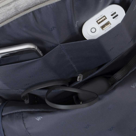 Рюкзак для ноутбука 15.6" Riva 7760 серый полиэстер женский дизайн (7760 GREY) Рюкзак для ноутбука 15.6" Riva 7760 серый полиэстер женский дизайн (7760 GREY)