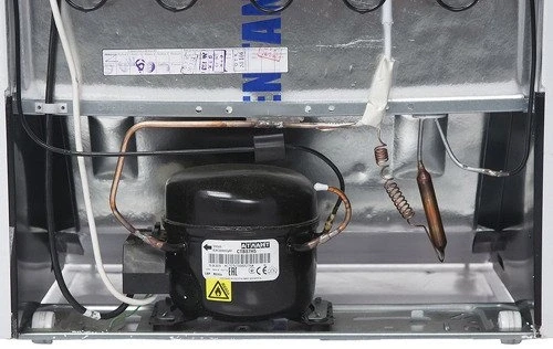 Морозильная камера Атлант M-7204-100 белый Морозильная камера Атлант M-7204-100 белый