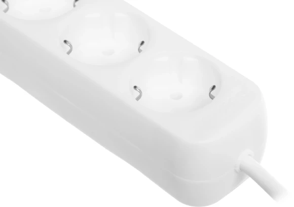 Сетевой удлинитель Defender E350 5м (3 розетки) белый (пакет ПЭ)