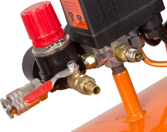 Компрессор поршневой Вихрь КМП-400/100P масляный 400л/мин 100л 2500Вт оранжевый