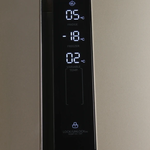 Холодильник Hyundai CS5073FV 3-хкамерн. шампань инвертер Холодильник Hyundai CS5073FV 3-хкамерн. шампань инвертер