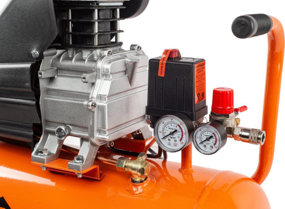 Компрессор поршневой Вихрь КМП-300/50 масляный 300л/мин 50л 2000Вт оранжевый/черный