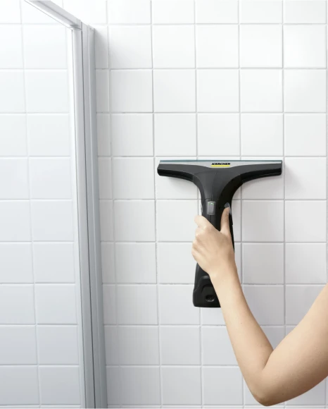 Мойщик окон Karcher WV 2 Plus Multi Edition шир.скреб.:280мм пит.:от аккум. черный Мойщик окон Karcher WV 2 Plus Multi Edition шир.скреб.:280мм пит.:от аккум. черный