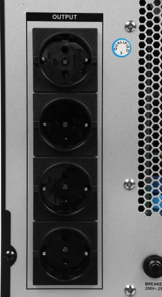 Источник бесперебойного питания Ippon Innova TAE 3000 3000Вт 3000ВА черный