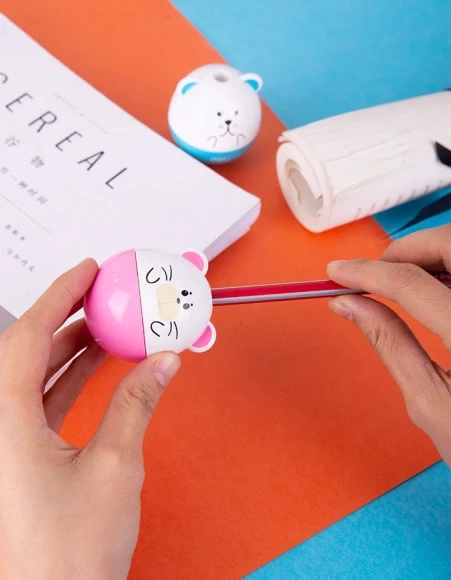 Точилка для карандашей ручная Deli E0522 Неваляшка E0522 1 отверстие пластик ассорти