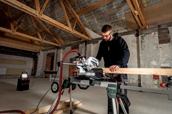 Торцовочная пила Metabo KGS 254 M 1800Вт 4500об/мин d=254мм