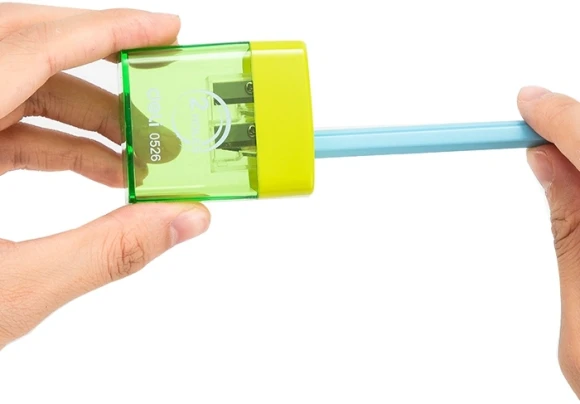 Точилка для карандашей ручная Deli E0526 2 отверстия пластик ассорти блистер