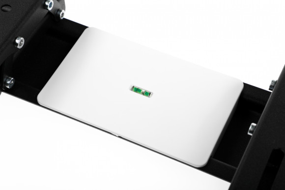 Кронштейн для телевизора Holder LCD-T4612 черный 32"-65" макс.40кг настенный наклон