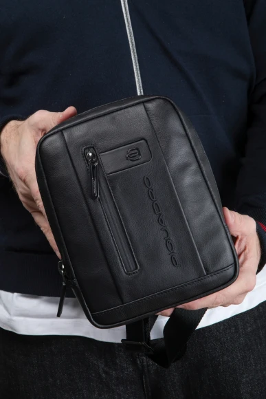 Сумка мужская Piquadro Urban CA3084UB00/N черная натур.кожа Сумка мужская Piquadro Urban CA3084UB00/N черная натур.кожа
