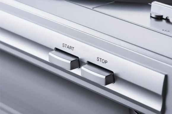 Проигрыватель винила Denon DP-29F полностью автоматический серебристый Проигрыватель винила Denon DP-29F полностью автоматический серебристый